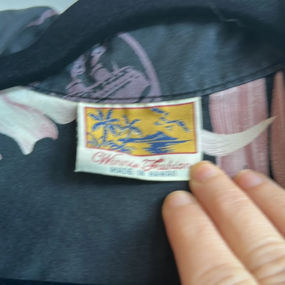 Winnie Fashion Men's Hawaiian Button Down - Picture 2 of 7
